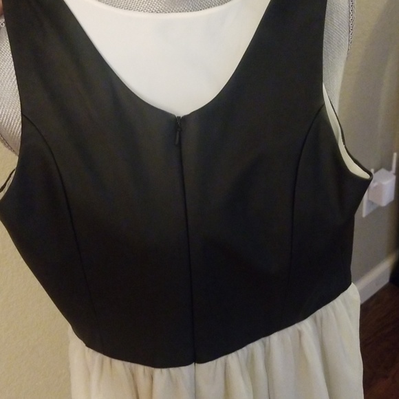 Ruby & Bloom Dress - Picture 3 of 3